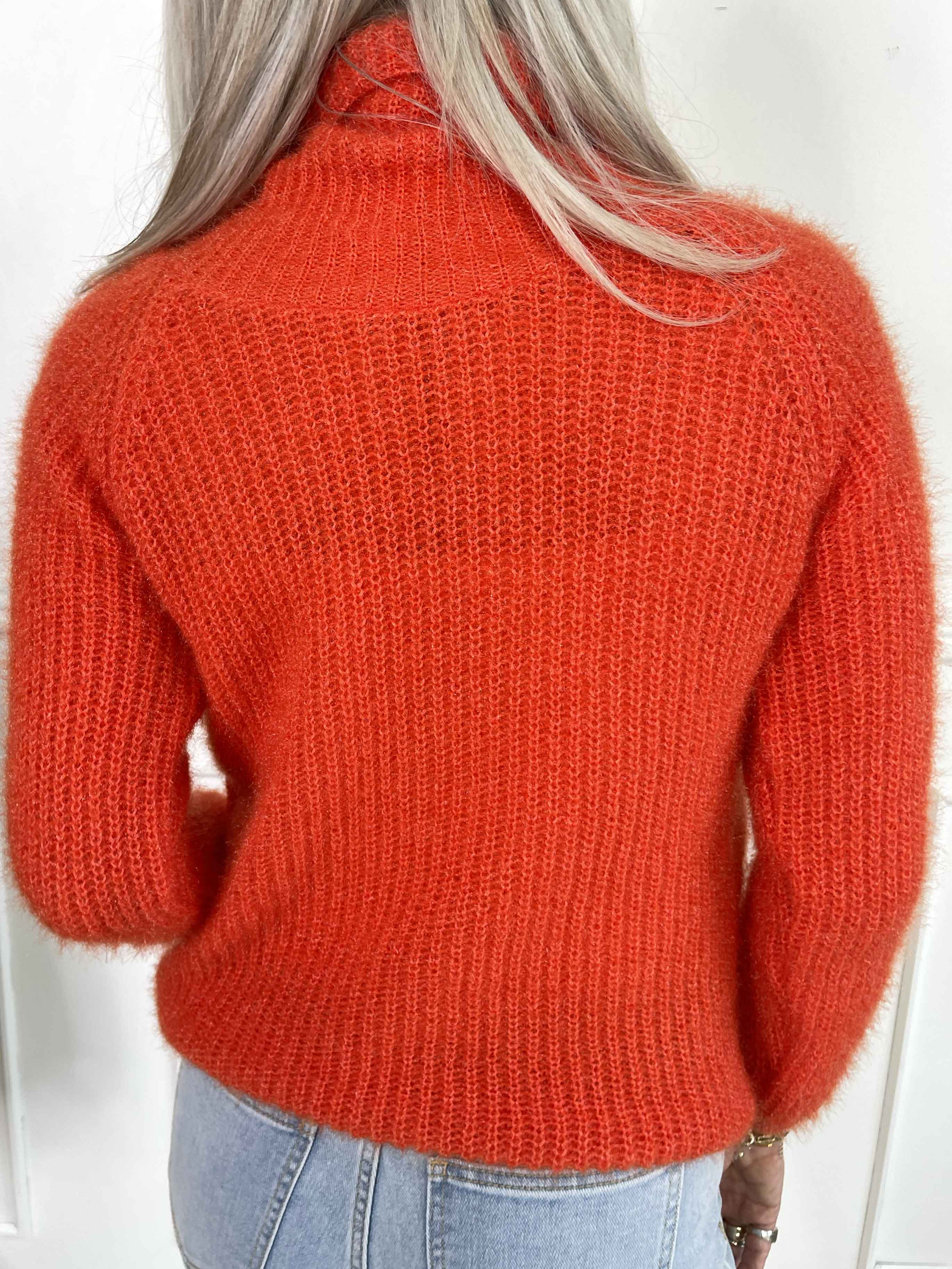 Rylie - Fluffig stickad tröja med polotröja